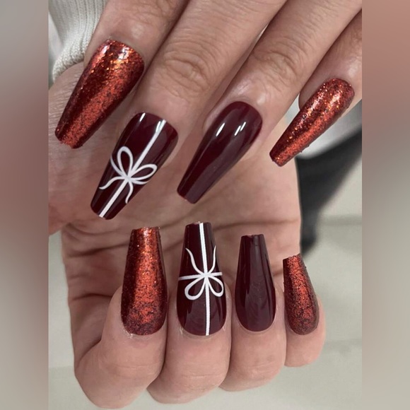 24 Piece Christmas Press On Nails NIB - Picture 1 of 9